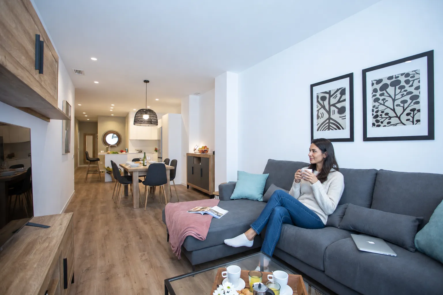 Furnished apartment living room in Ruzafa, Valencia — DLS Homes