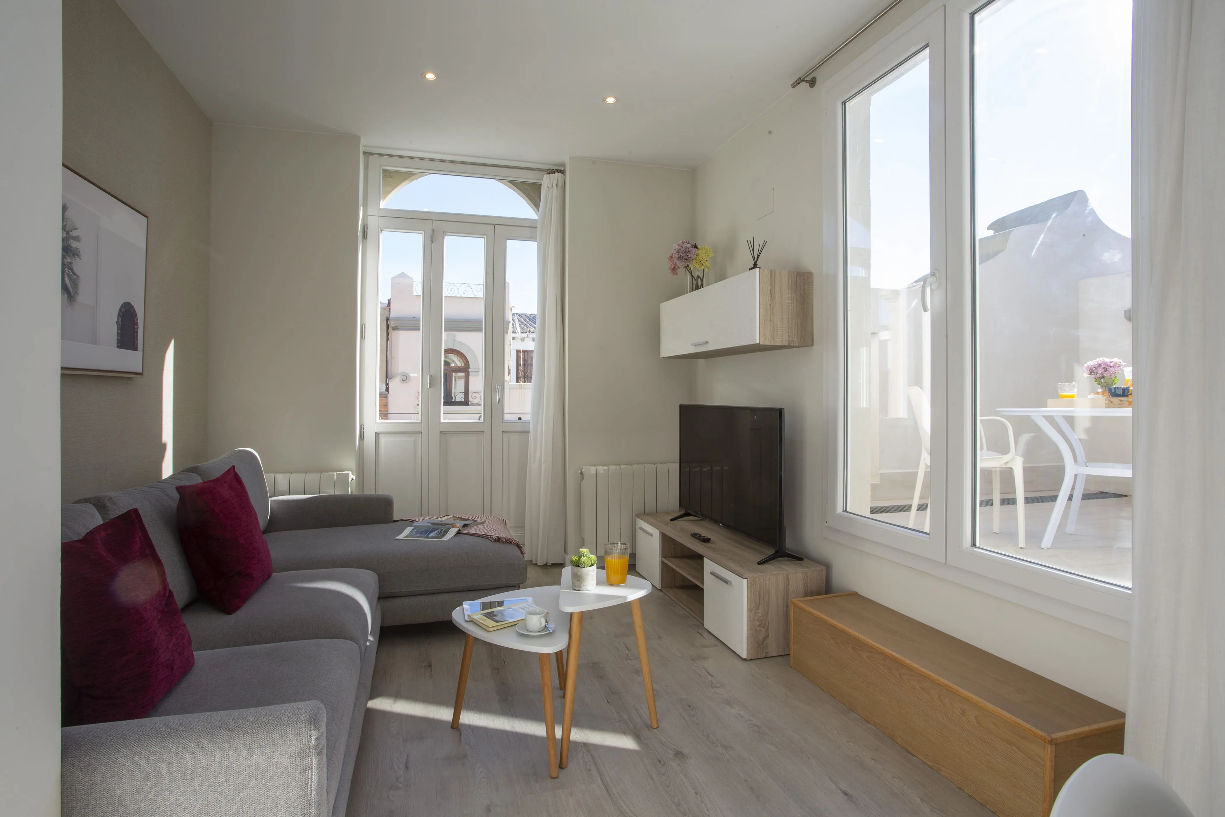 mid-term rentals valencia